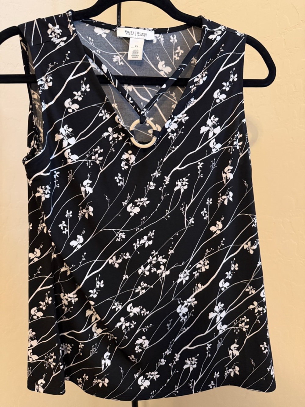 White House Black Market Black & White Floral V-Neck Ring-Detail Camisole